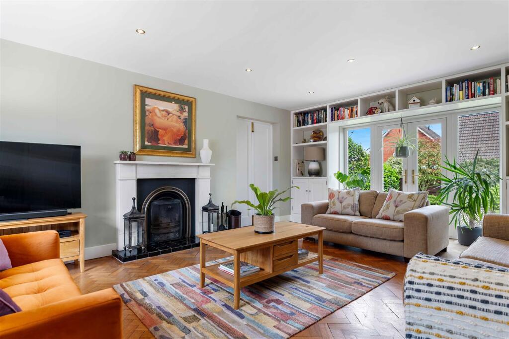 5 Banks Crescent-18.jpg