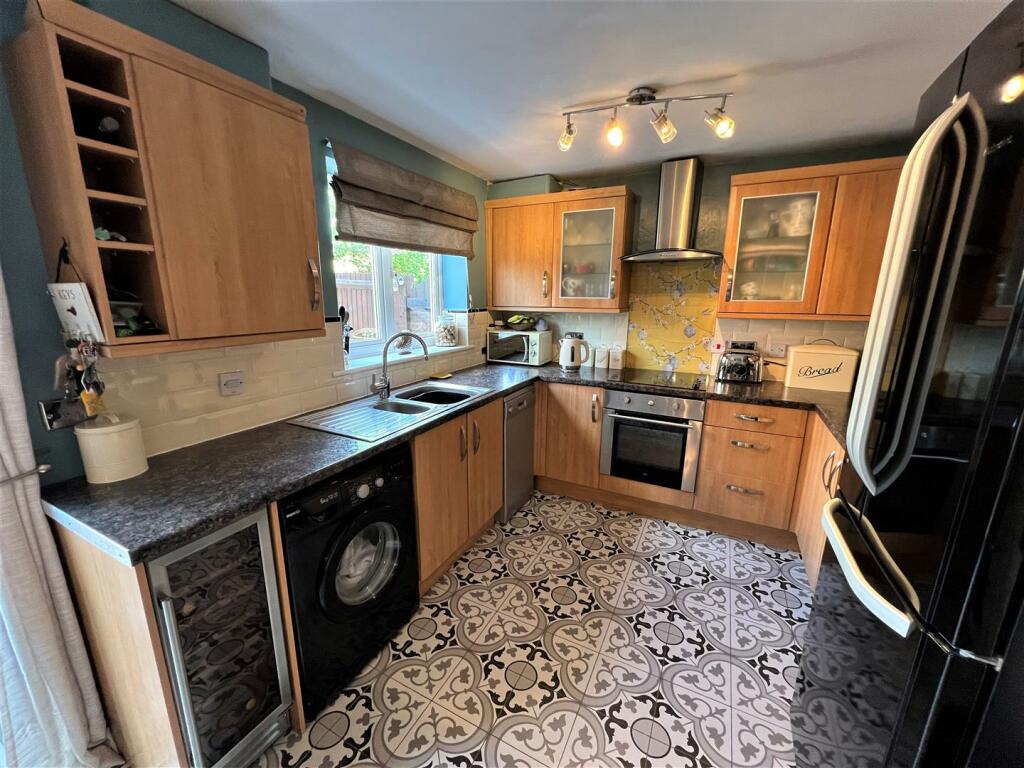Kitchen A.JPG