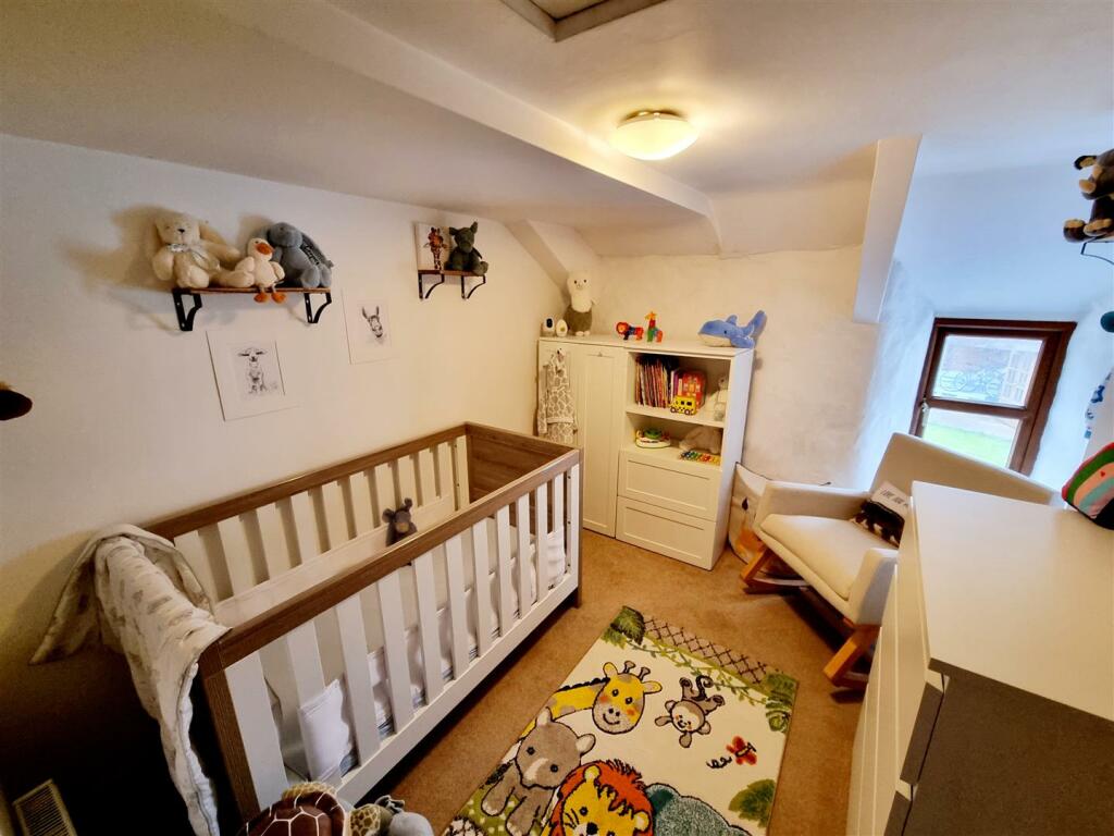 Bed 3.jpg