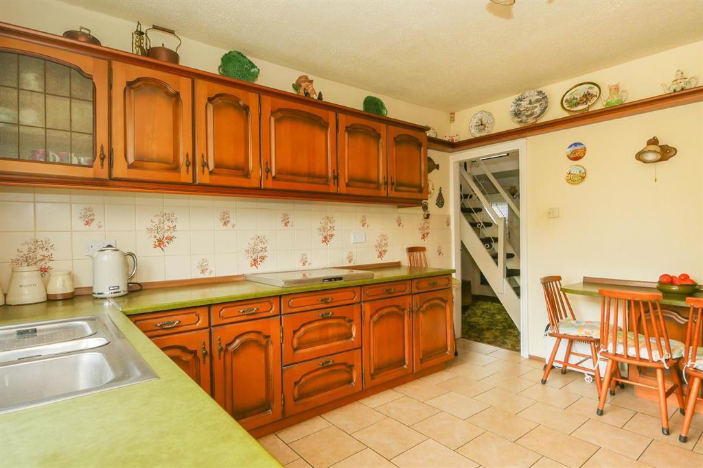 KITCHEN/BREAKFAST ROOM
