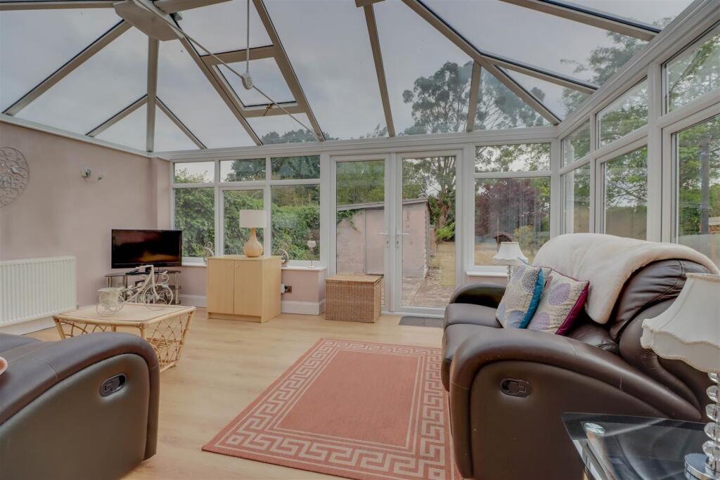 4 PAGE ROAD BOWERS GIFFORD-7.jpg