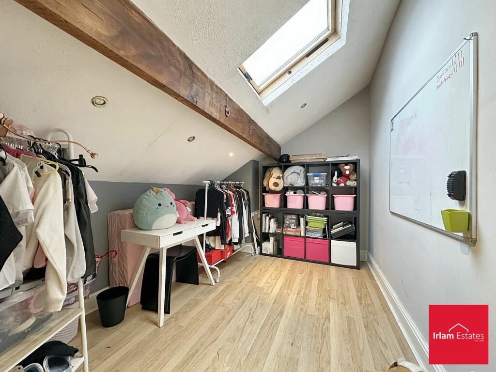 BEDROOM 5