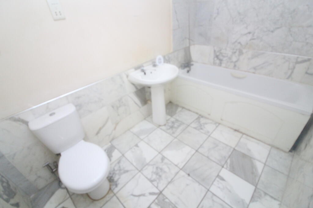 Bathroom T202511271253.jpg