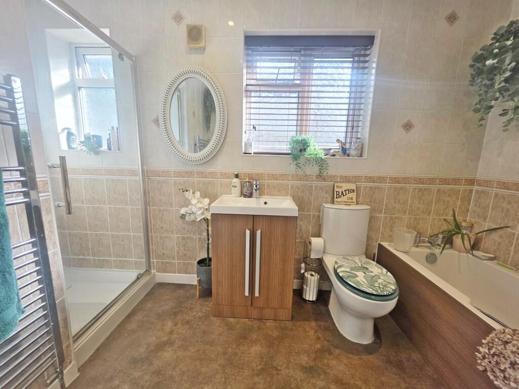 Bath/Shower Room