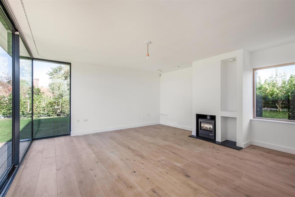 2 Loxley Stables (interior) (1).jpg