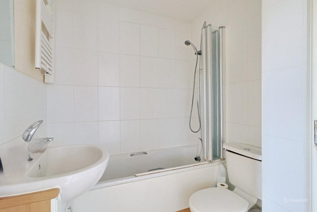 Flat 48, Oceana Boulevard, Briton Street, Southampton,    SO14 3HU