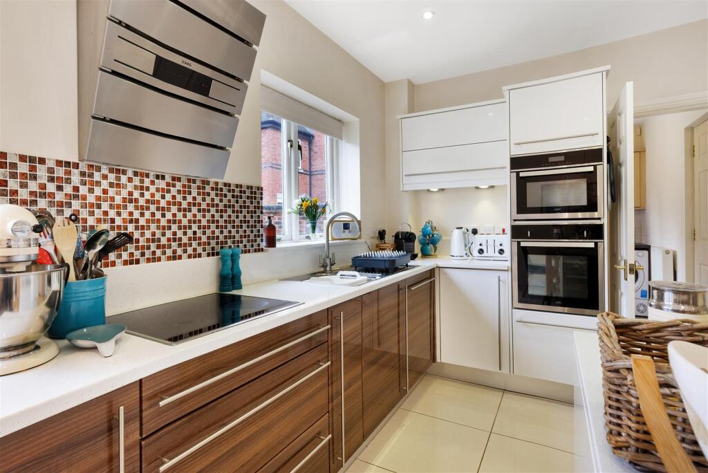 Impressive Dining Kitchen