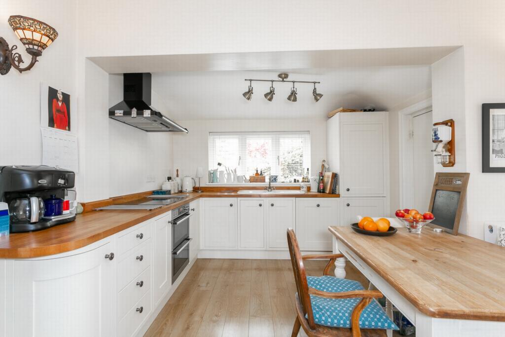 Kitchen/breakfast rm
