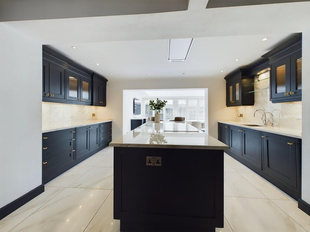 CAM02854G0-PR0124...