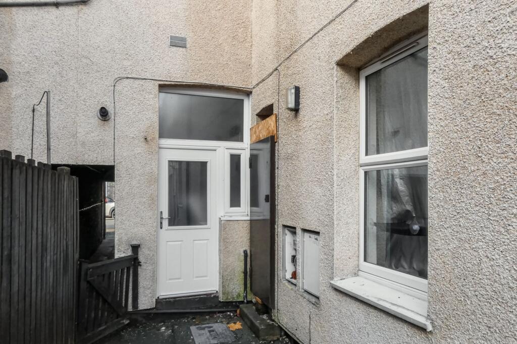 Flat 2, 14 Hutt Street, Hull, East Yorkshire, HU3 1QL