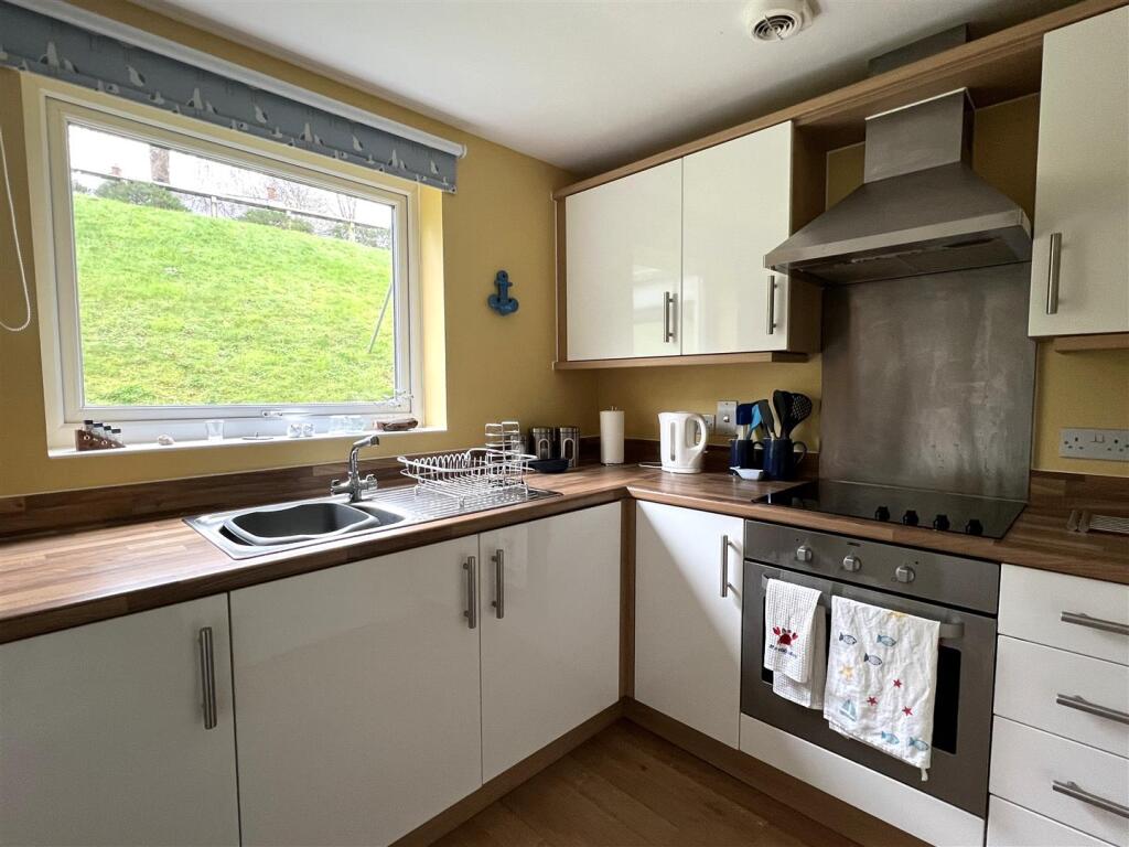 Kitchen: