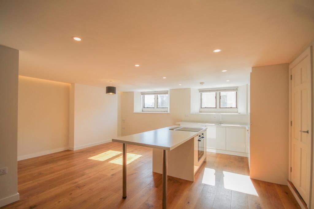 To Book A Viewing Call TPS Lostwithiel on 01208 87