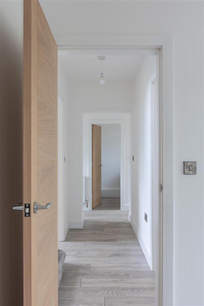 Chestnut Avenue 9 Hallway-4.jpg