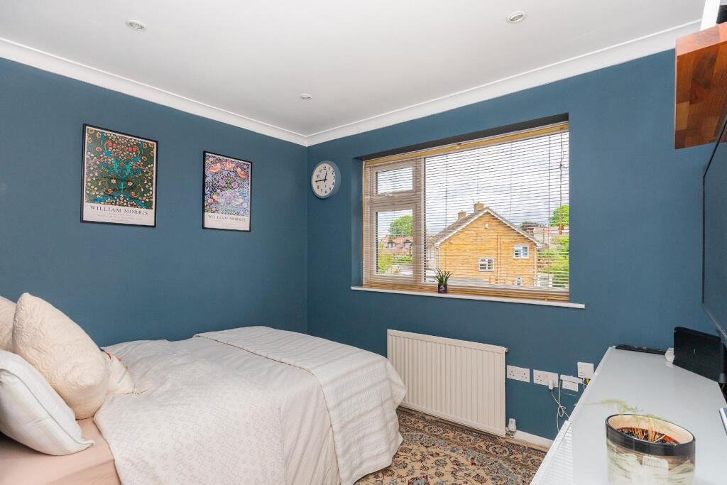 1D0LEIG - Bedroom E.jpg