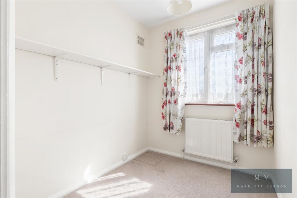 Rawlins Close 10 MV-11.jpg