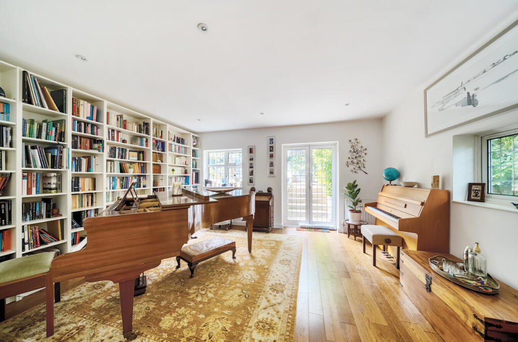 1331450-15-689c95...