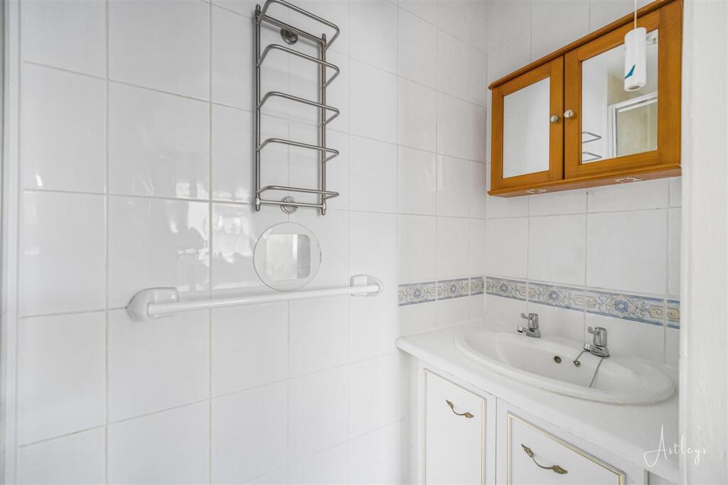 Ensuite shower room