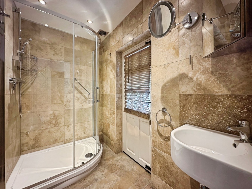 Shower rooom