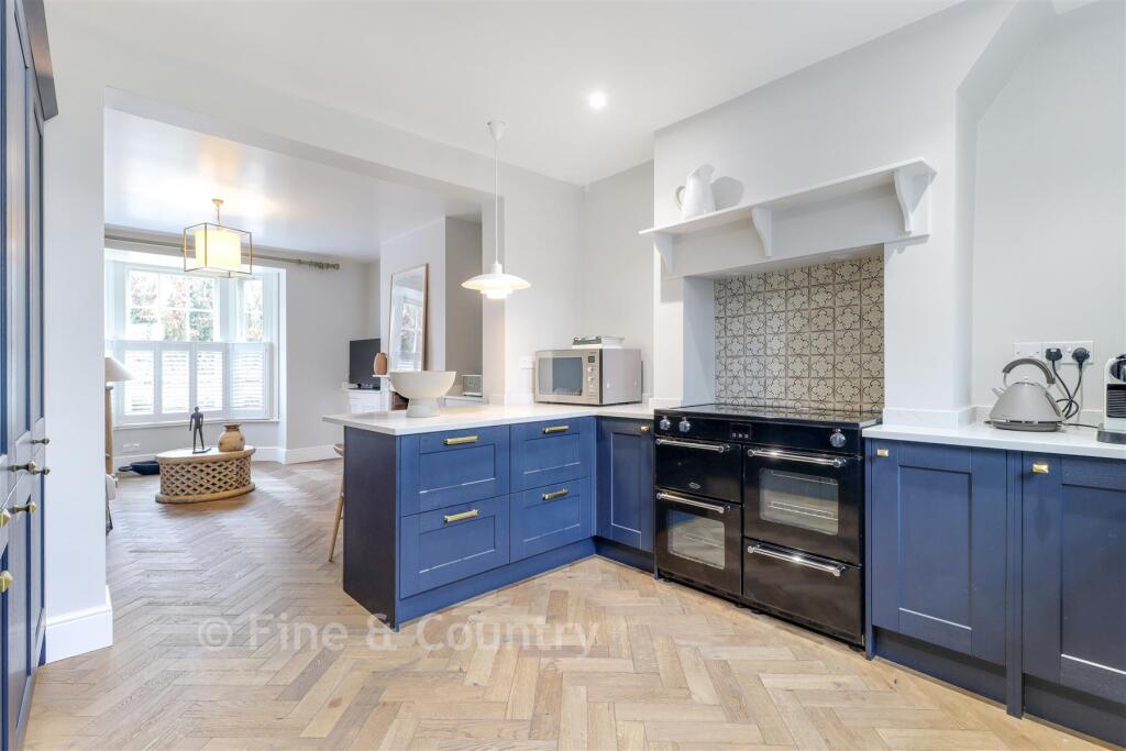 Kitchen/Breakfast Area