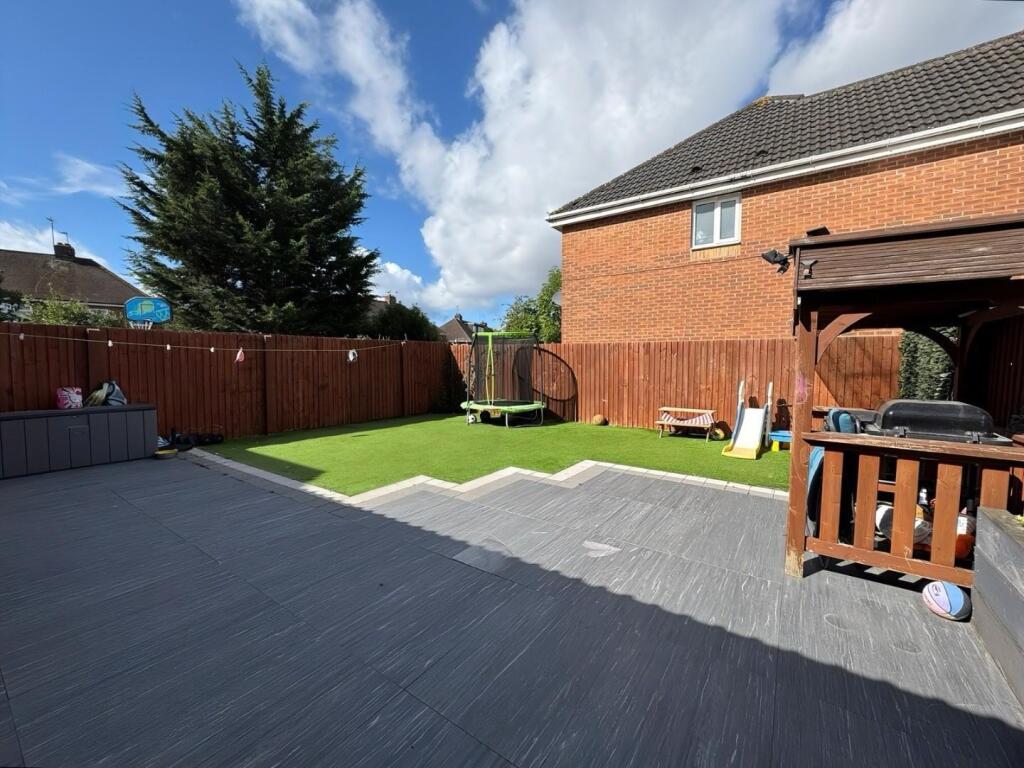 GARDEN 2.jpg