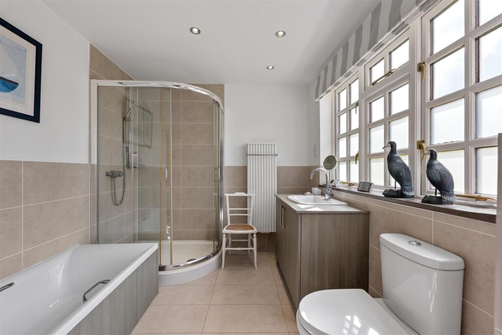 P1562881-Edit.jpg