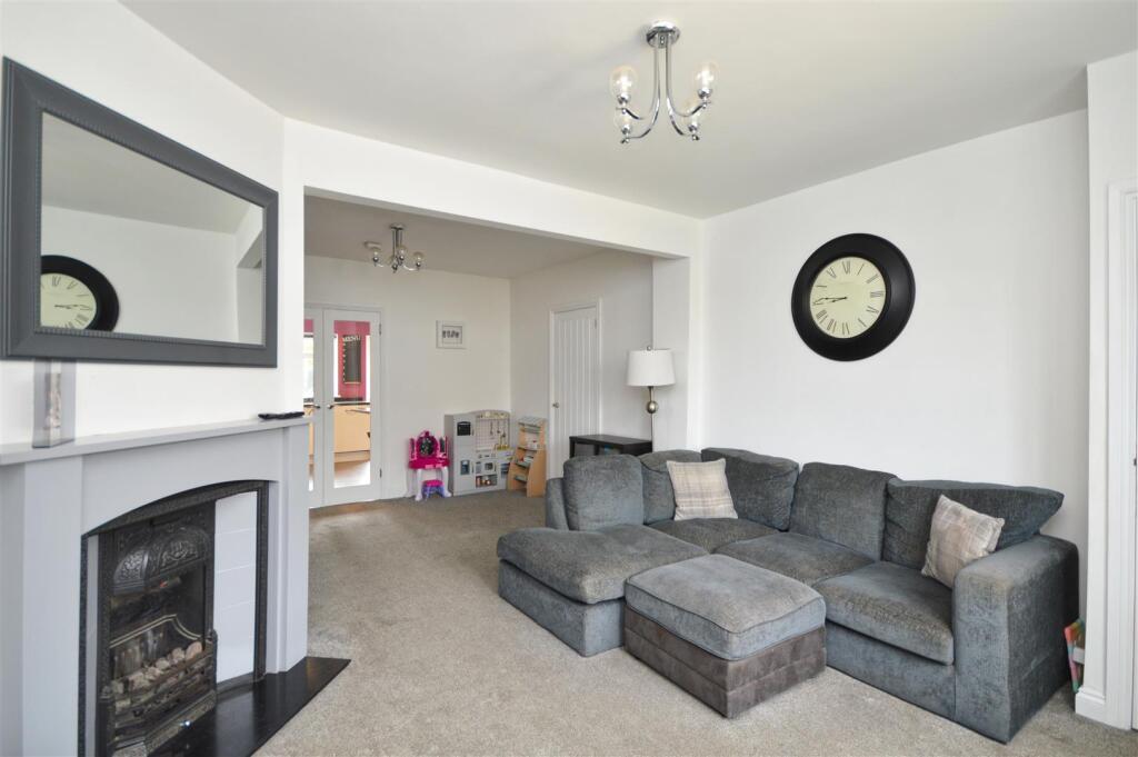Sitting / Dining Room