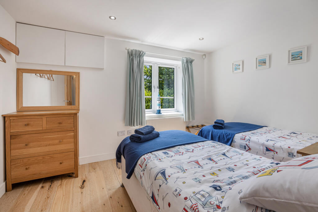 A29 - 26 Beach View Crescent mew stone view wembur