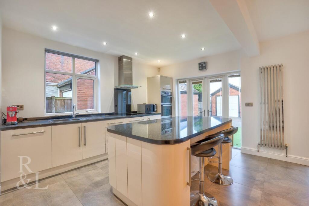 30 Eton Road (15).jpg