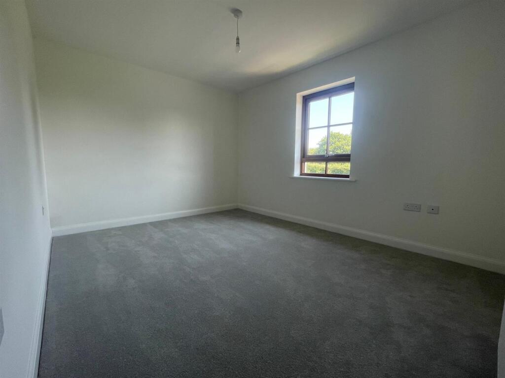 Master bedroom.jpg