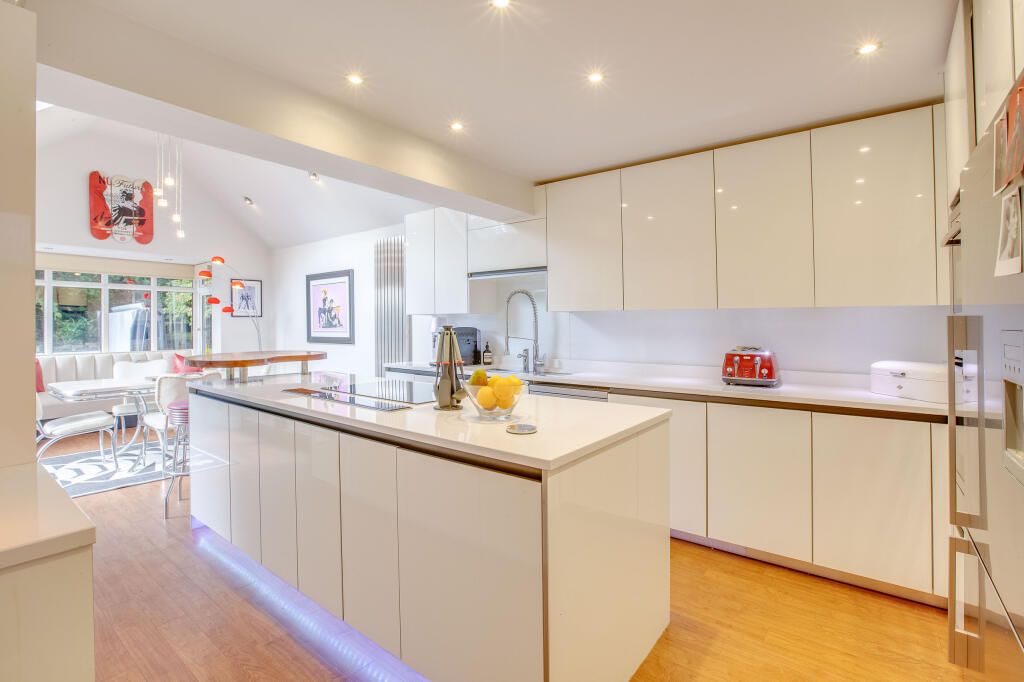 11 Spinfield Park, SL7 2DD (LOW RES)-15