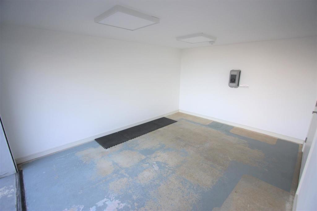 9 Towan Heights Garage