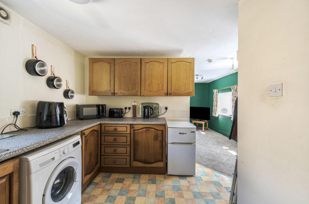 1297583-49-682f09...