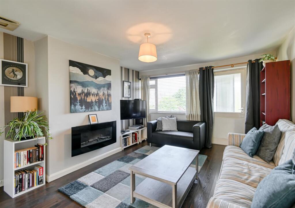 26 Greenfields Road-4.jpg