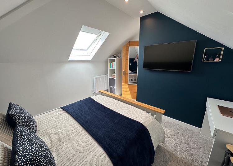 BEDROOM 2