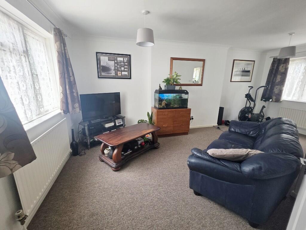 Lounge Through Diner