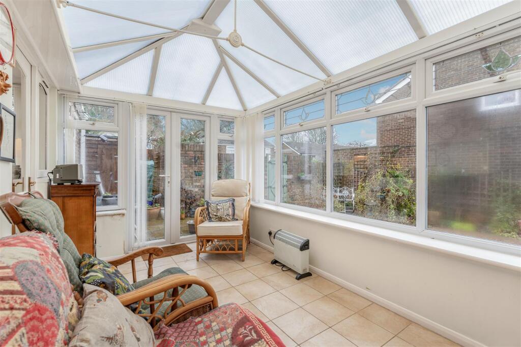 14 Avocet Way, Banbury-14.jpg