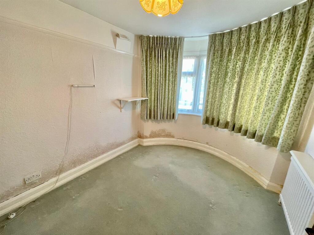 16 Sunnybank Road Bed 2.jpg