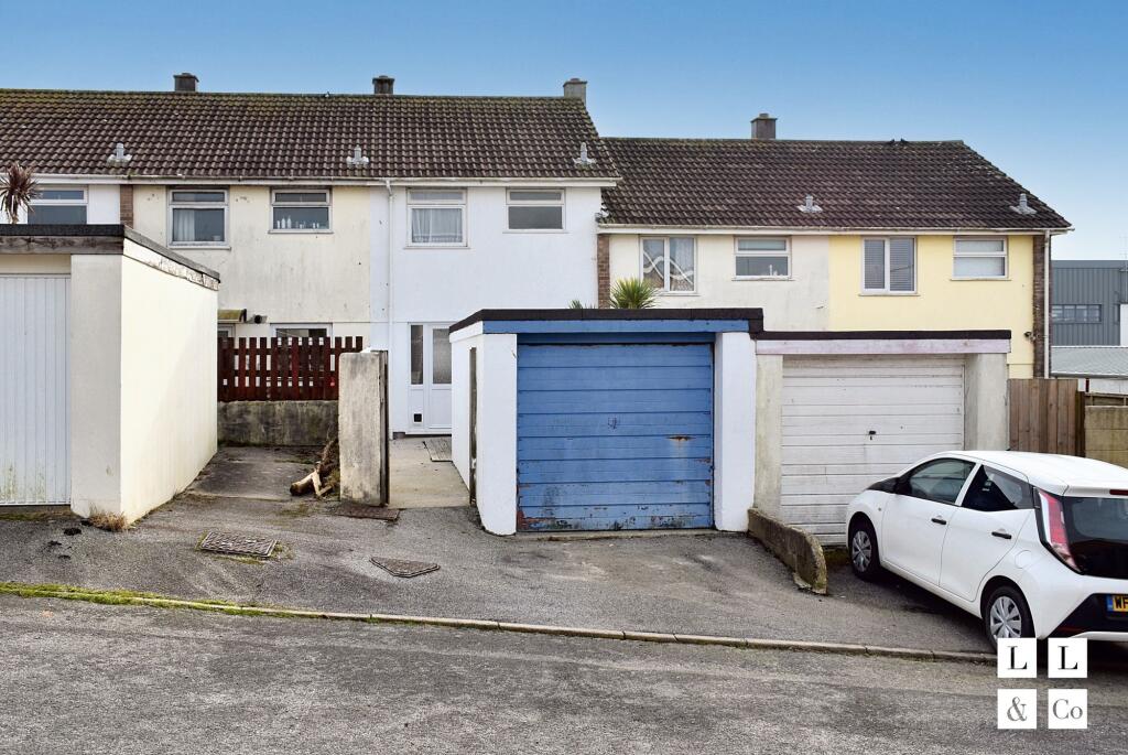 Rear aspect with garage