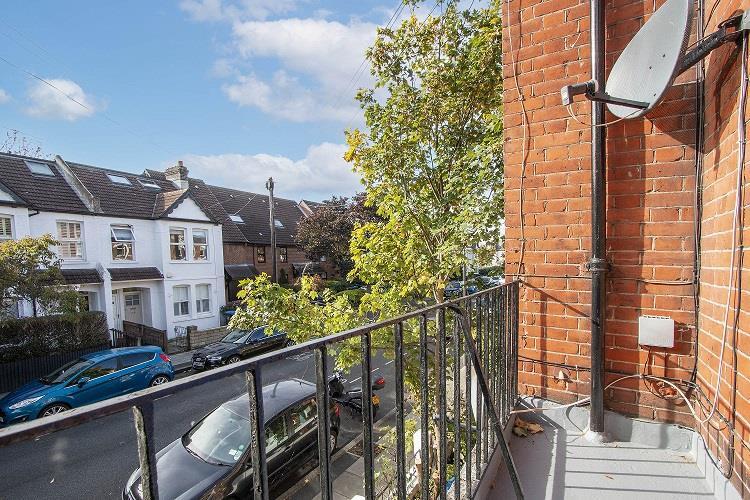 28a Clarendon Road SW19 balcony.jpg