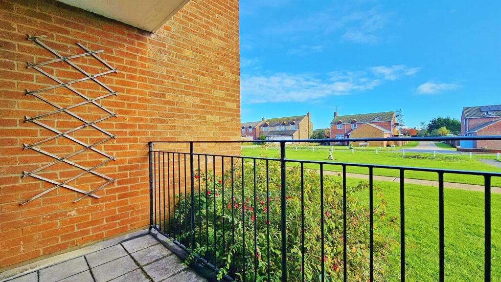 Balcony (Front)