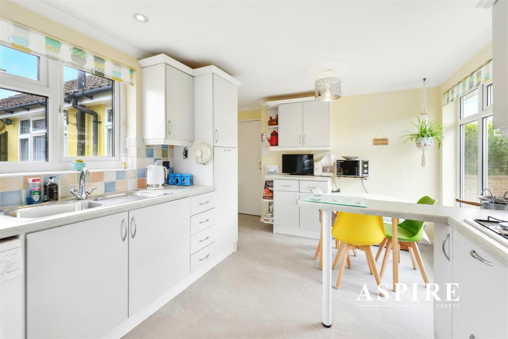 Aspire Estate Agents24.jpg