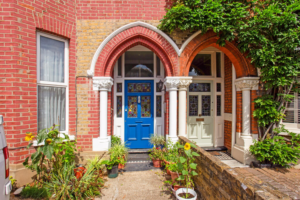 Flat 1, 49 Warwick R