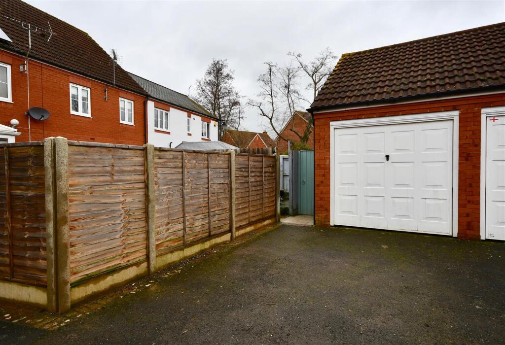 Garage &amp; parking