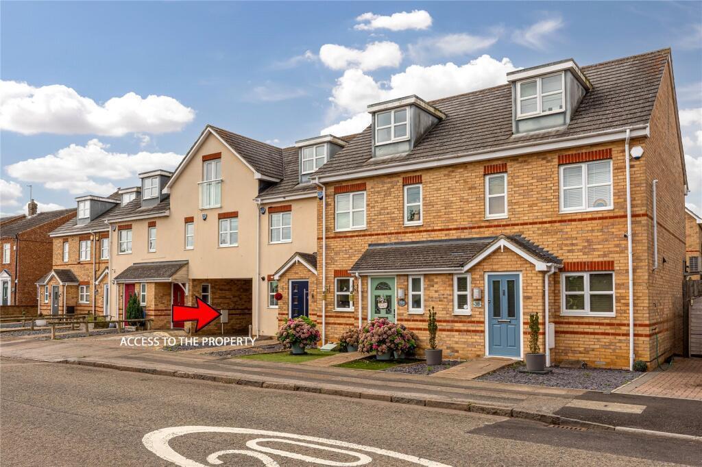 40ALuton Road - Access.jpeg