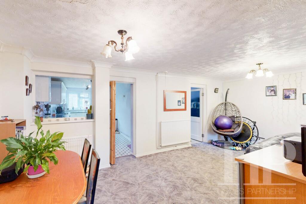 Lounge/dining room