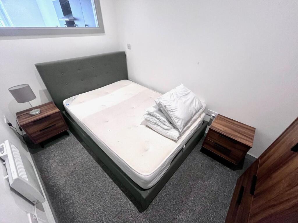 BEDROOM.jpg