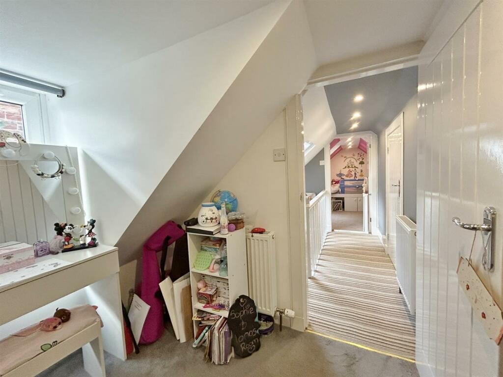 Bedroom 2 towards 3