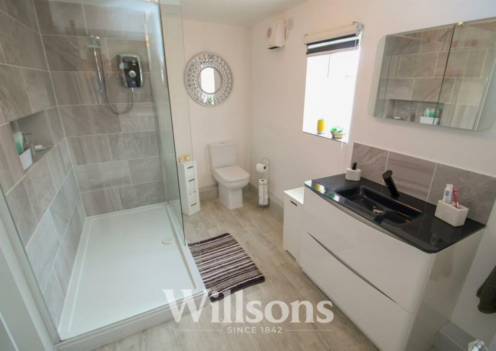 Shower Room.jpg