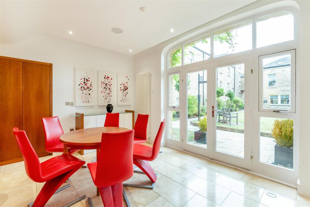 8654181-interior11.jpg