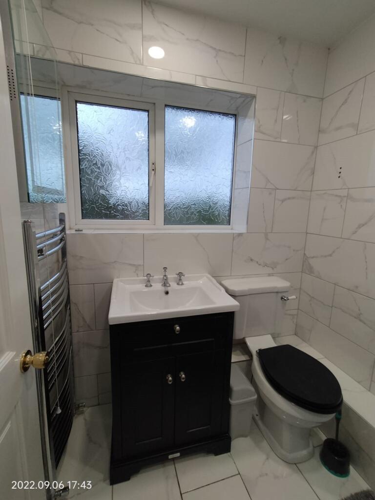 Bathroom 2(2)